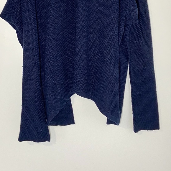 Love Blind Navy Light Weight Sweater Size Small - Picture 6 of 6